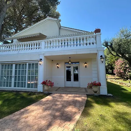 Bienvenuty In Cap D'antibes With Sea View Villa Antibes