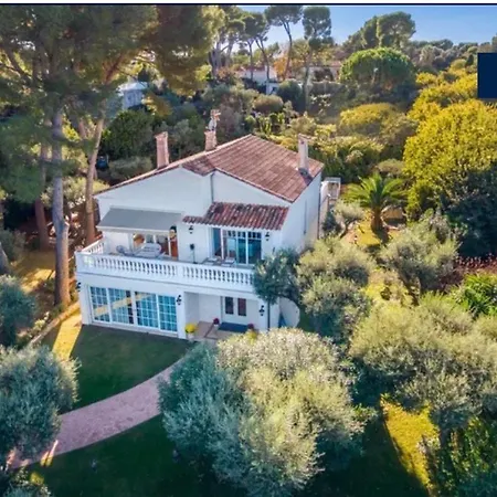 Bienvenuty In Cap D'antibes With Sea View Villa